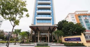 anh bia KHACH SAN PURPLE LOTUS