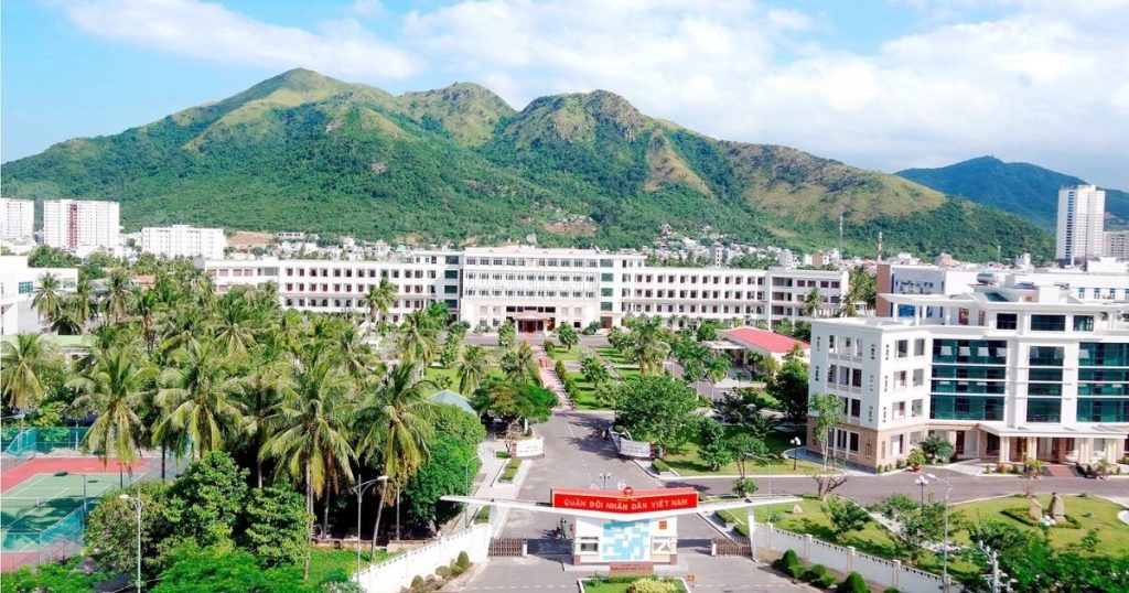 anh bia truong si quan thong tin